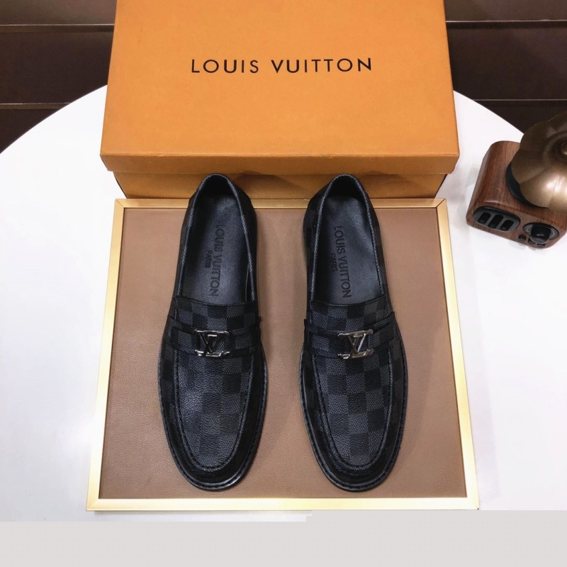 G*u*i leather shoes